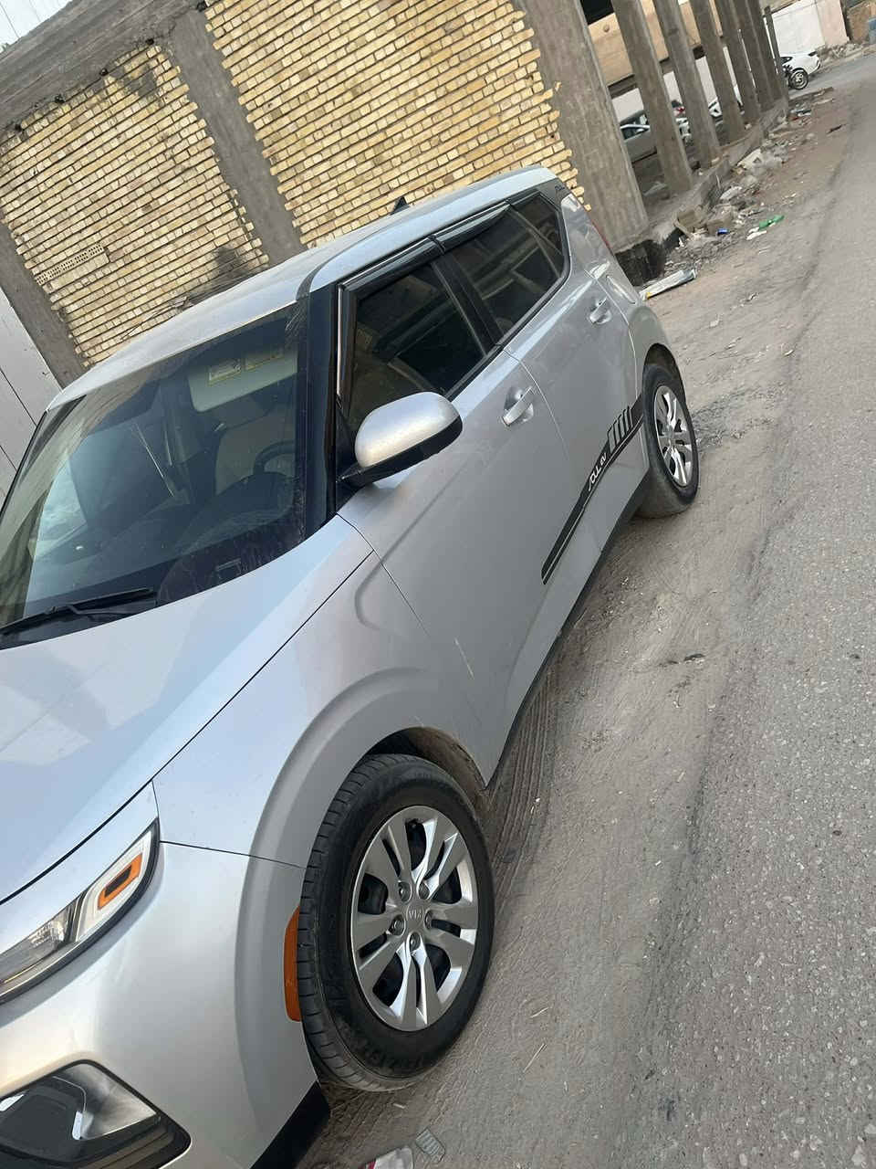 سلام عليكم 
***********
صول 2020 رقم بغداد بسمي هزه جديده و رقم جديد صور الحادث بلمنشور نفس الي بلحادث ممصلح بيها اي شي ع البلادي استعمال حلو نظيفه من الداخل ماشيه   69 ميل مكاني بابل المسيب السعر ب129 وبي مجال كلش قليل
