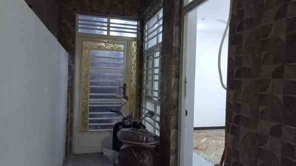 يتوفر دار طابو صرف مشيد على قطعة ارض بمساحة 200م  مساحة البناء الفعليه 100م بناء درجه اولى طابقين يحتوي على ثلاث غرف نوم وصاله ومطبخ واستقبال وثلاث مجموعات صحيه وال 100م المتبقيه فارغه ممكن استغلاله كحديقه او بيت 🏠 ثاني السعر المطلوب للبيع هو 90 مليون من غير مبلغ المتبقي يتحول بذمه المشتري إلى المعمل وقدره 15 مليون  موقعه في المسيب / قطع معمل الأسمنت للاستفسار الاتصال بالرقم *********** او مراسلة الصفحة
