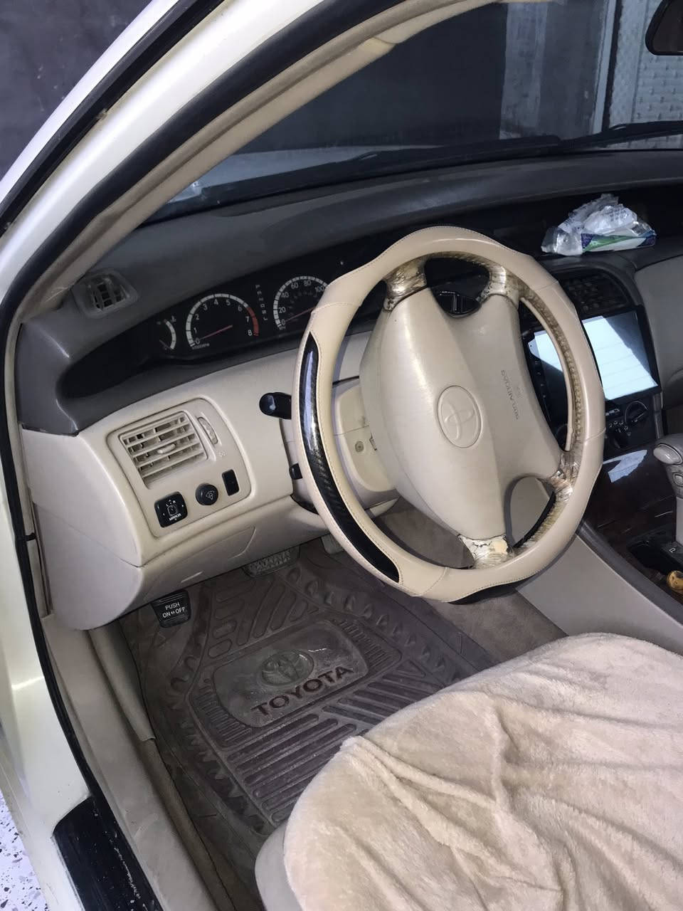 سلام عليكم افلون موديل 2000 وارد كندي مكفوله من ضربه بيه باب مبدل  بيه صبغ اثر جراد منظومه تبريد تخم تاير ودوشمه سياره كامله مابيها نقص سنويه 2027 رقم سياره بصرة السعر 90  مكان البصرة سفوان  ***********
