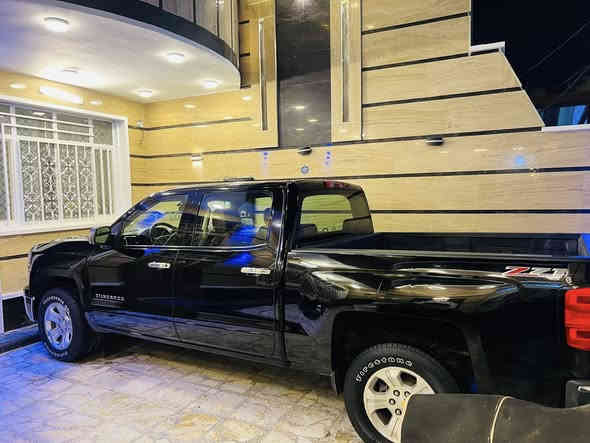 السلام عليكم 
للبيع سلفرادو 2015 خليجي 
ماشيه 92 حقيقي 
مكفوله محرك 8/ بدي قصير باب جبير 
رقم اربيل بسمي كشنات تبريد تدفئه 
كشنين كهربائي Z71 فورويل 
عنوان بغداد 
***********
