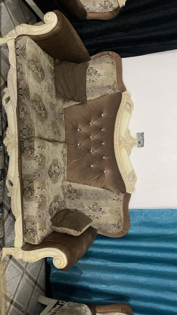 يالله تخم ملكي 10 نفر 
سعر.   350 الف
***********
