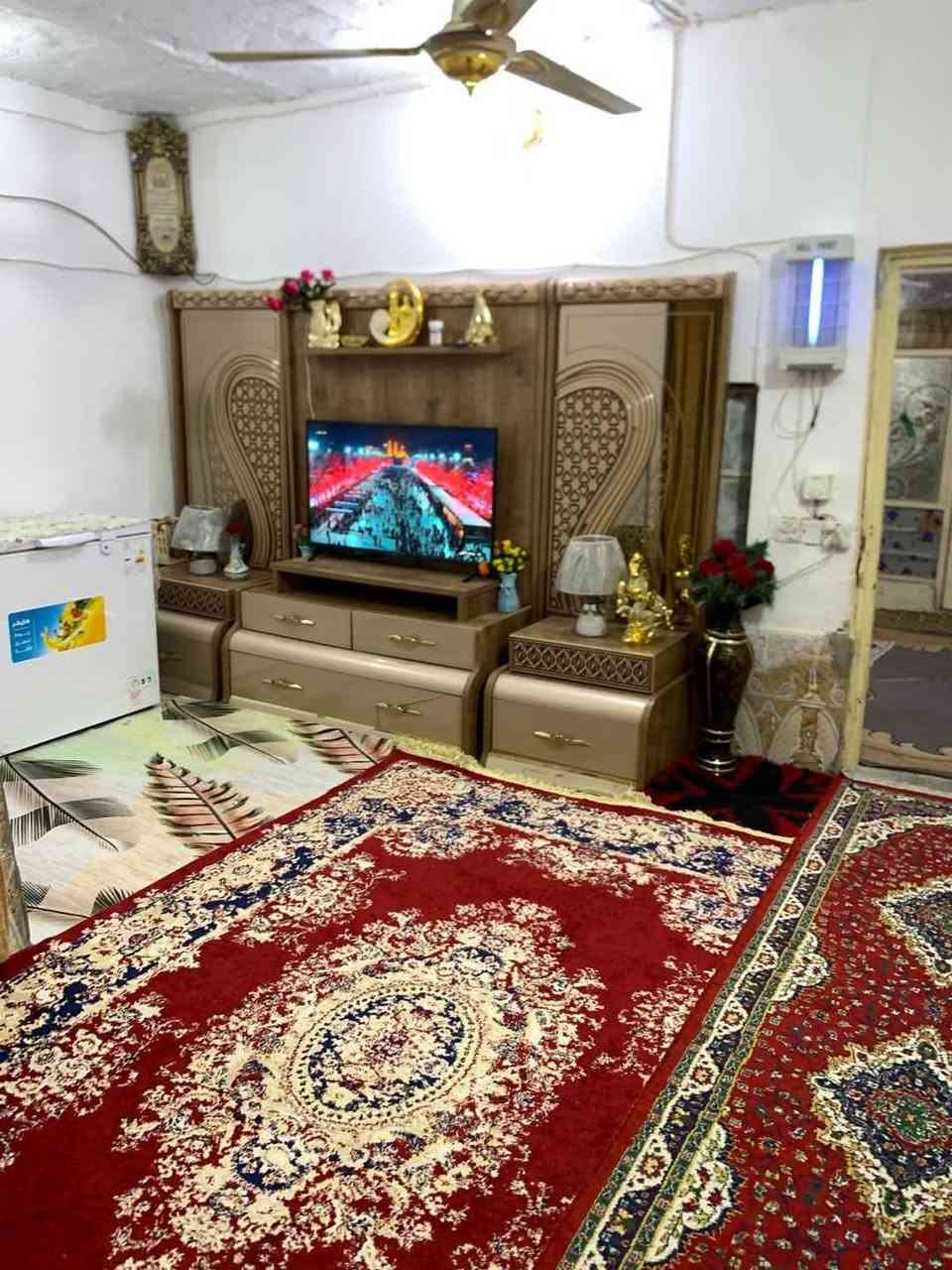 بيت للبيع مساحه 100متر واجهه 5نزال 20يحتوي ع غرفه وصاله ومطبخ وصحيات حي 17تموز خلف شبكت بسام الانترنيت  شارع الفحام 28 وبي مجال مكتب الصدرين  ***********
