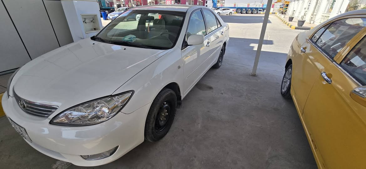 السلام عليكم كامري 2006
خليجي  سياره جديده ما بيها اي نقص 

السعر 105

مكانها البصره
***********
