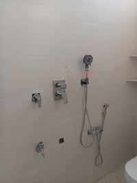 الديوانية • مياه مجاري • كهرباء