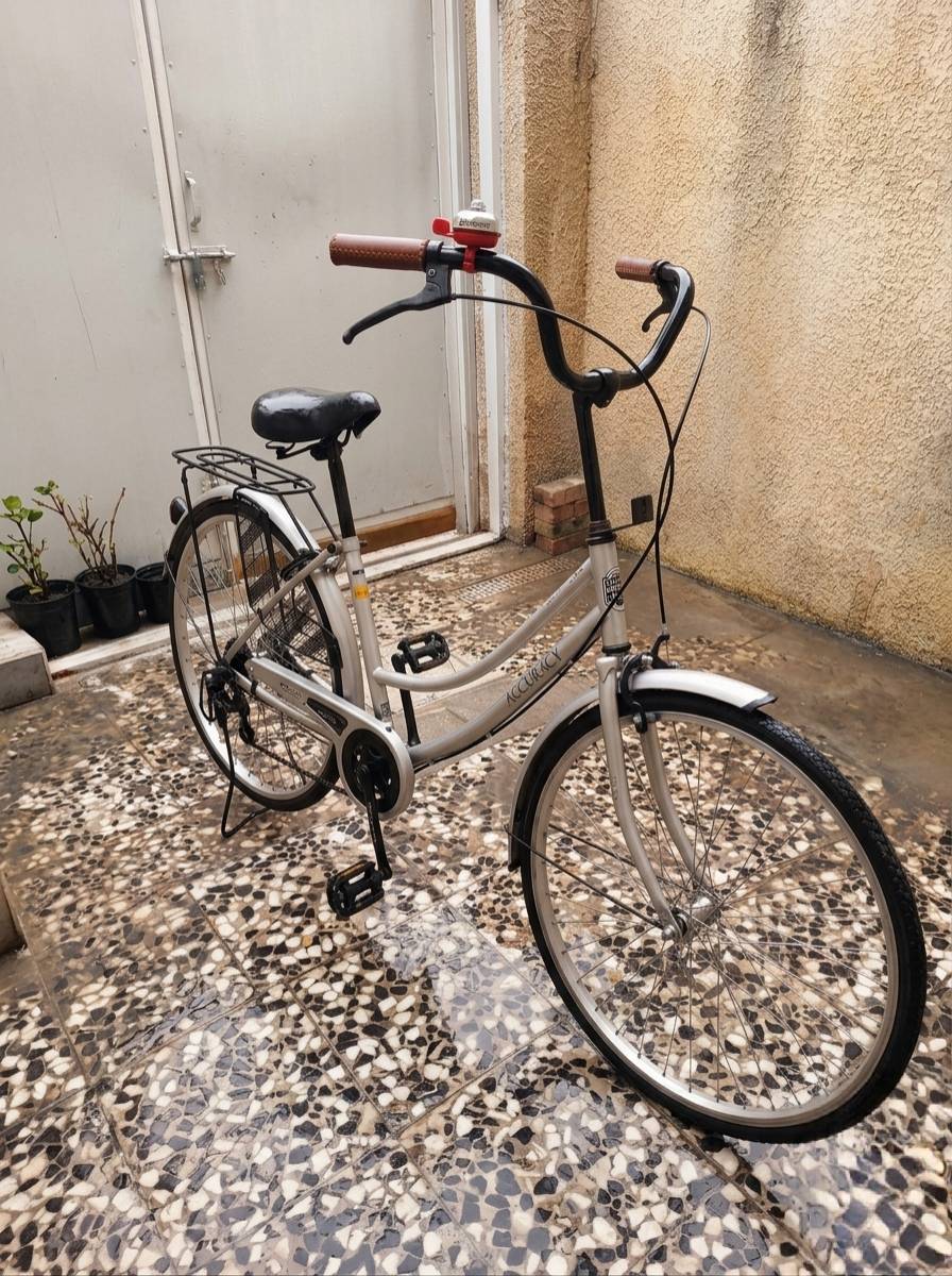 بايسكل بناتي للبيع حجم 26 مكاني بغداد العبيدي قريب من متنزه العبيدي
السعر 90 الف وبي مجال