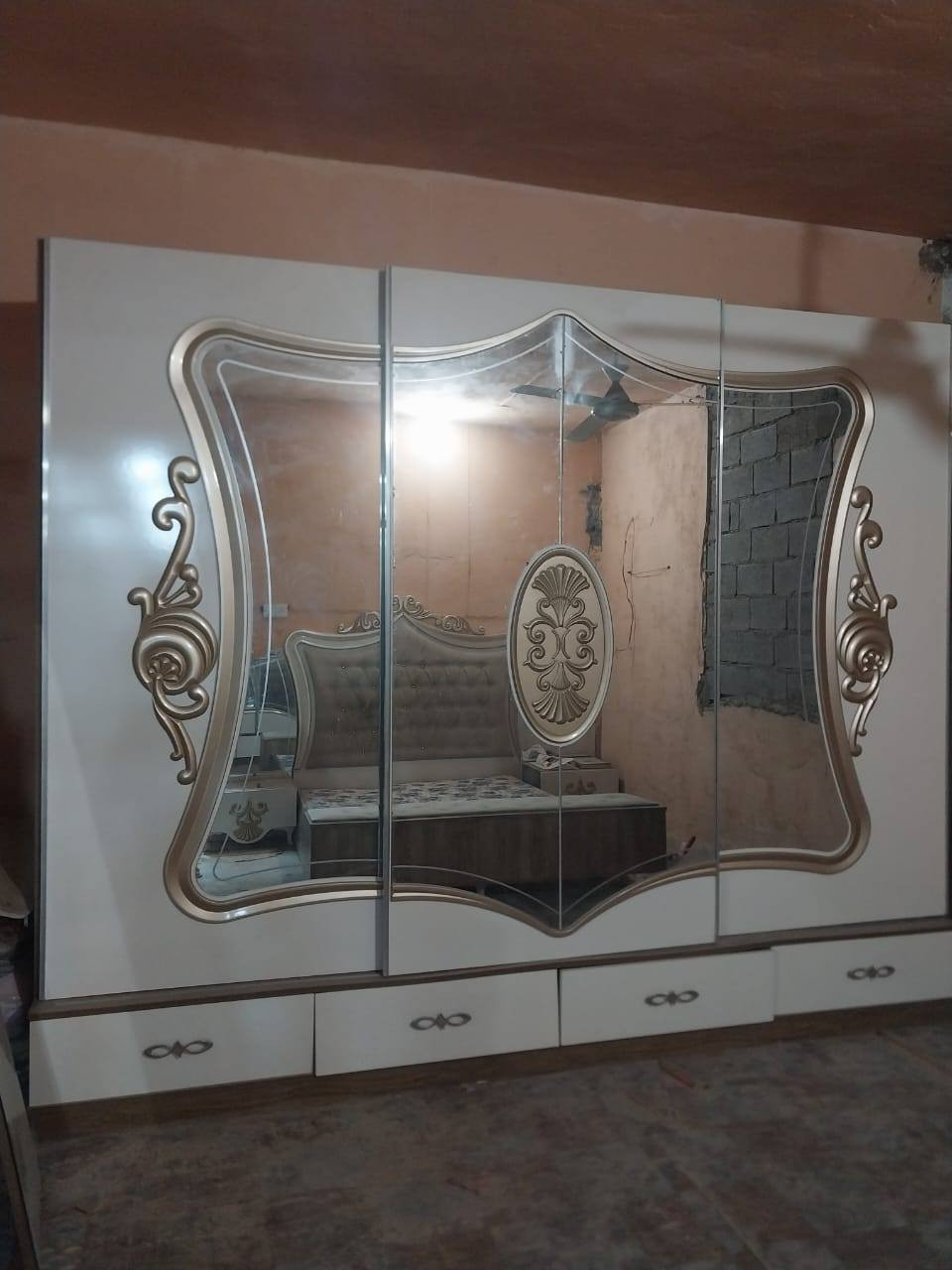 غرفة تركية 7 قطع 400 وبيها مجال وكنتور صاج 150 وميز تواليت 50وغسالة اوتوماتيك شغالة مابيها شي 100 للإستفسار اكثر ***********
