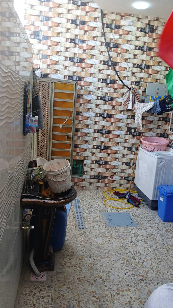 سلام عليكم بيت للبيع منطقه الدسيم. كله رفت صب مسلح وطابوك   بكاع ابو فلاح الجيزاني قرب مدرسة علي الوردي بعد عن المدرسه دقيقة مساحت البيت 66متر واجهيه 6ونزال 11ونص. ملاحضه اابيت القاط الاول كامل والقاط الثاني عوزه بس ابياض وكهربائيات وبيتونه وستاير كاملات السعر ب48 وبي مجال بصيط رجائ المو شراي لا يعلق للستفسار اتصل***********
