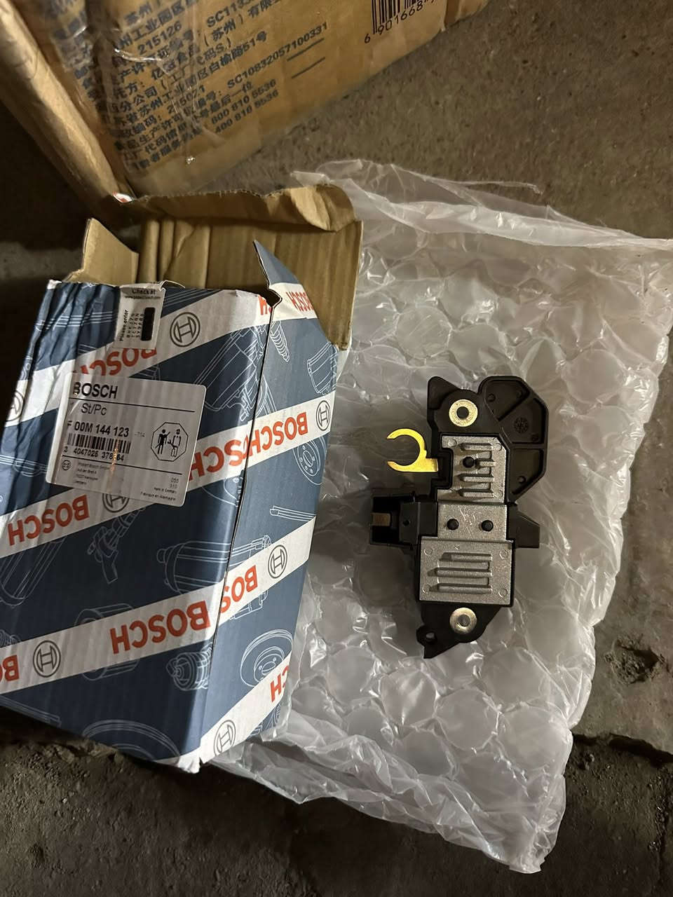 السلام عليكم
يتوفر وجبة كرت داينمو  24 ڤولت منظم الشحن ويخص الشاحنات
مرسيدس بنز (Mercedes-Benz) مثل طراز "أكتروس" (Actros).

شاحنات ايفيكو (Iveco)،

 داف (DAF)، 

فولفو (Volvo)، 

ورينو

القطعة ب 30 الف بووش الاصلي الالماني

ويوجد توصيل كافة انحاء العراق 

خلال 24 ساعه يوصلك للباب

للحجز والاستفسار يرجى 

مراسلتنا واتساب حصرا

***********

واتساب
