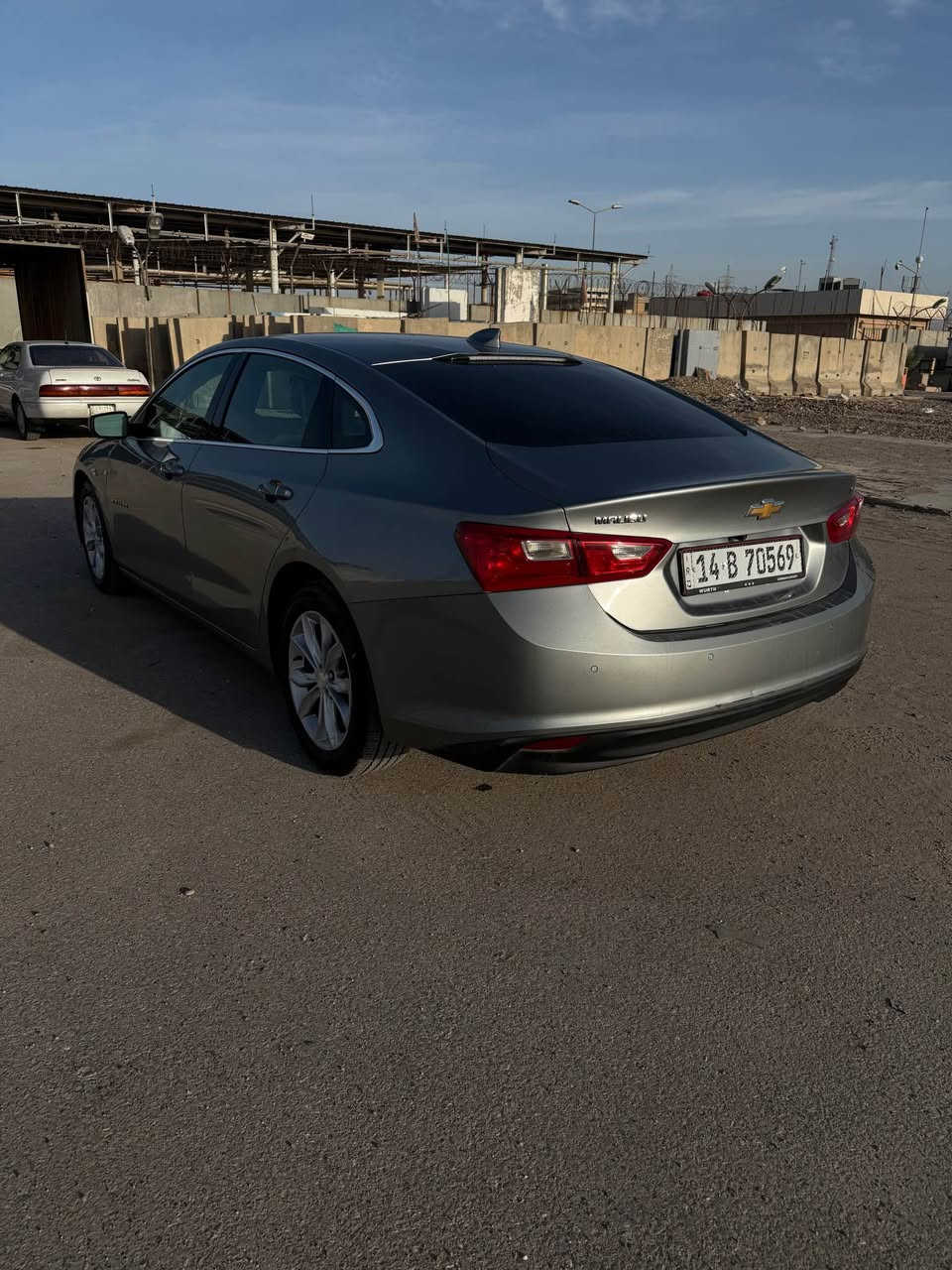 ماليبو 2025 وارد امريكي تبديل بنيد فقط 
مواصفات LT معروفة 
ماشية 27 الف كيلو مو ميل 
رقم بصرة معوقين وكالة عامة 
السيارة جديدة ومال بيت استعمال شخصي مابيهة اي نقص 
السعر 130 وبيهة مجال قليل
مكان السيارة البصرة 
*********** البصرة, العراق
