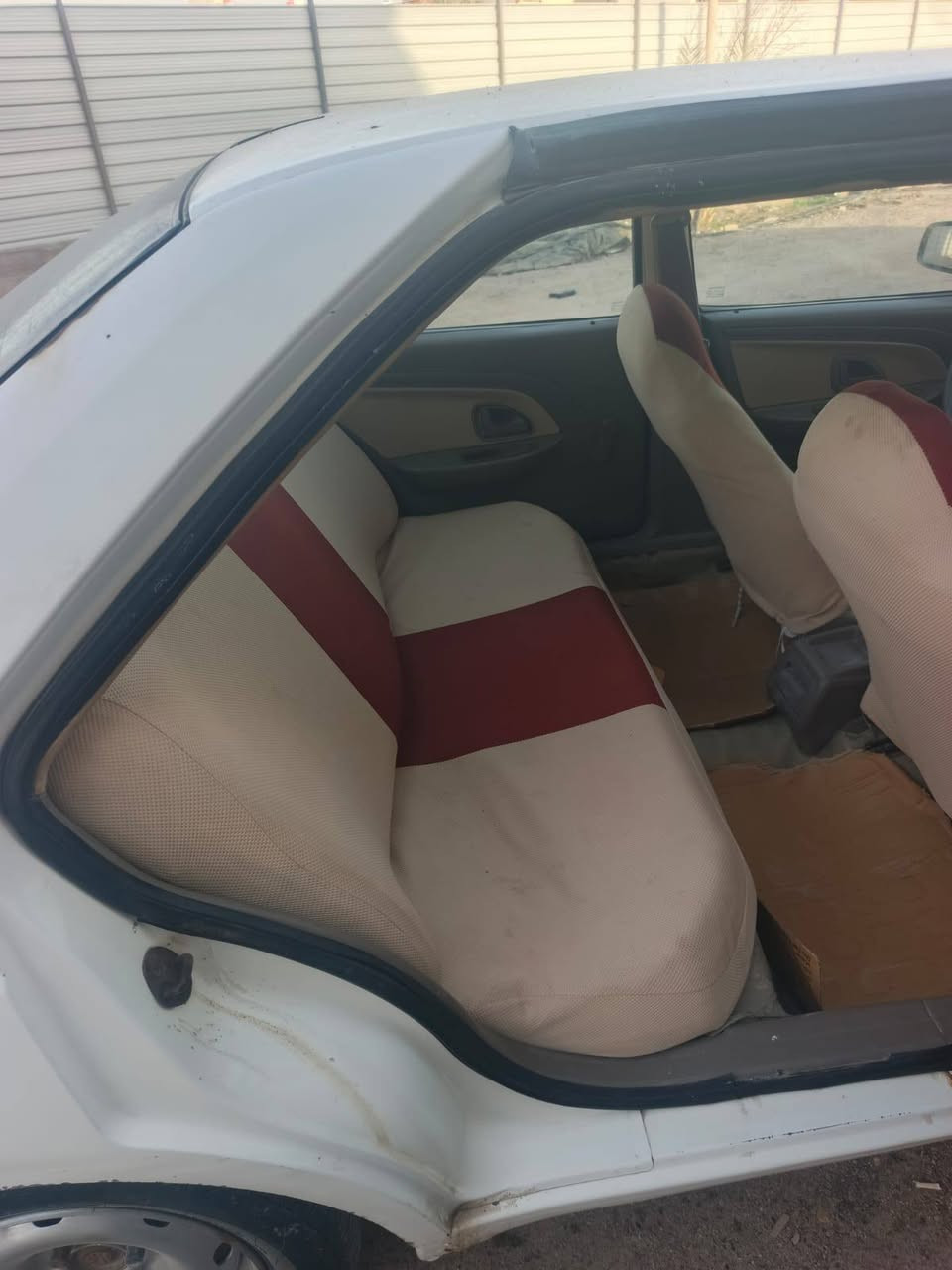 السلام وعليكم بيجو اكد ٤٠٥ البدي شوف العين والباقي كفالة مكينة وكير وحدادية وتبريد وتخم تاير باتري كهربائيات كله جديد السنوية صاقطة بل ٢٠ غرامات ماعليه شرط التحويل السعر ٢٧ وبيه مجال بصيط ***********
