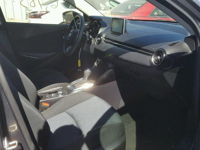 تويوتا  يارس أمريكي 2017 بصمه 
صبغ قطعه وحده  حادثها فقط طبله الويل صوره السياره واضحه ماشيه 45000 فقط 
سياره نضيفه كلش رقم ديالى محرك 1500
سعر 105$ 
***********
