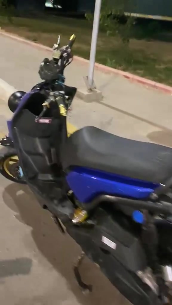 سلام عليكم دراجه سكنس جبلي للبيع كفاله عامه أو مراوس بجيتي آر
دراجه رمبه رمبه رمبه 
تزويد.. ستيرن أصلي +يدات بريك+قبضات سكليتر+كلجات امامي وخلفي+قطره دهن+ قبق دهن عنبار
دراجه وكالههه معدل شلعه دراجه تخبل +شلعه تشك لكاع
مكاني الحرية +*********** واتس فقط 

ملاحضه كفرات مصبوغة لجماليهه +غراضه كلهه لبلاديه موجوده 👍
