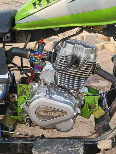 سلام عليكم ام تي ار للبيع صارله 3اشهر من معمره مكينه 2025 الستوته اوراق اصولي وبيه مضخم حجم صغير وجنطه بيضه ماشاده الستوته نضيفه احله من الصوره المكان ناصريه طريق سيد دخيل القديم السعر مليونين 100الف وبيه مجال قليل تريد تجي خاص او رقم الهاتف ***********
