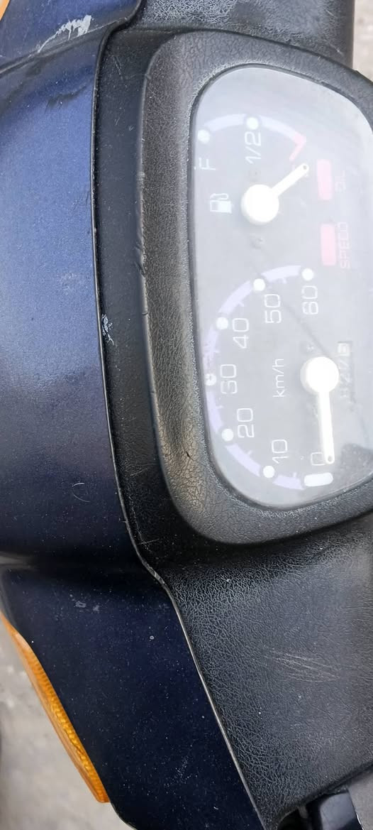 السلام عليكم دراجة بتره مكينه تخبل نهضه وسرعه سلف هندر كهربائية السعر 250 وبيه مجال  ناصريه المركز *********** مستعجل ع بيع
