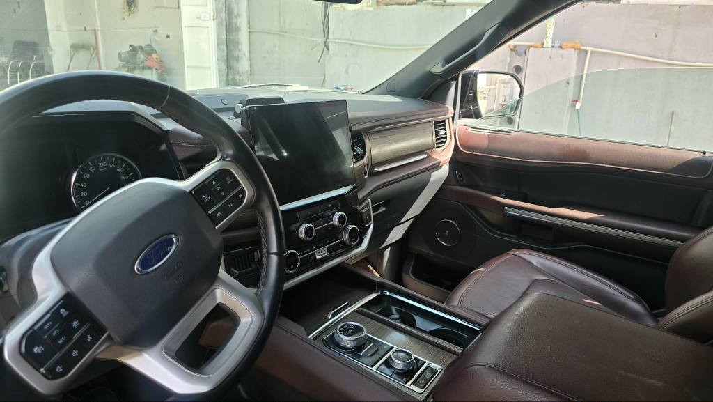 فورت ایکسپریشن مودێل 2022
بي بوياخ
موسفات فول لميتت
رويشتن 50هەزار میل
دەبل ئەکسل
کوشن سیاسی
ژمارەی تەلەفون *********** السليمانية, العراق
