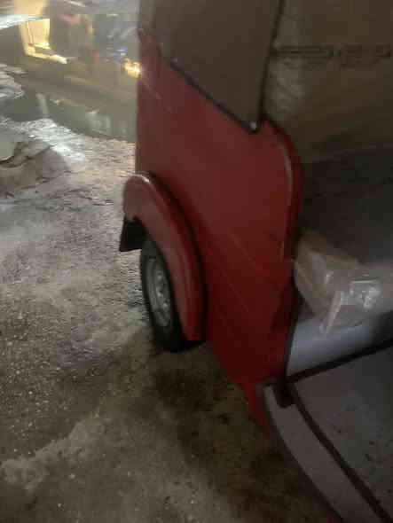 إسلام عليكم تكتك للبيع مديل 18 أوراق شرط اوياك للترقيم تكتك ربع متصرف عليه جاهزه كبل للشارع بيه مكينه عشرين اتخبل لا تنقيص ولا تبخير تكتك بيه نصبه عشرين مال واحد أيريد أيعيش لسعر 3800مكاني بغداد لشعب /***********
