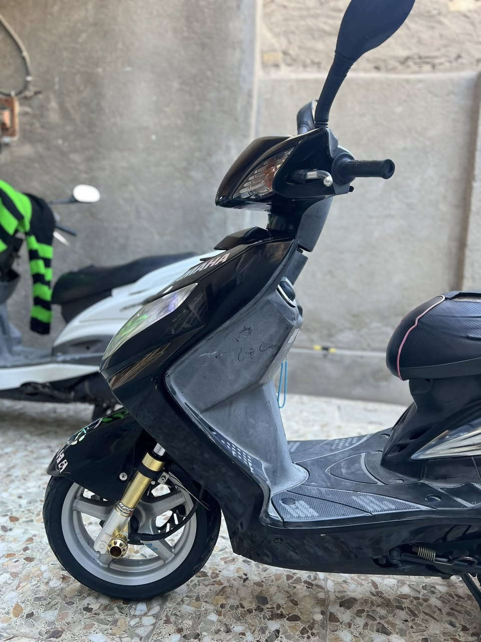 سلام عليكم دراجة سكنس فحل ياباني صارله شهرين من نزلت من لربمة دراجة كفاله عامه كفرات مكينه دراجة مزوده بلكامل التواصل والستفسار على رقمي فقط 
***********
عنواني بغداد حي النصر
