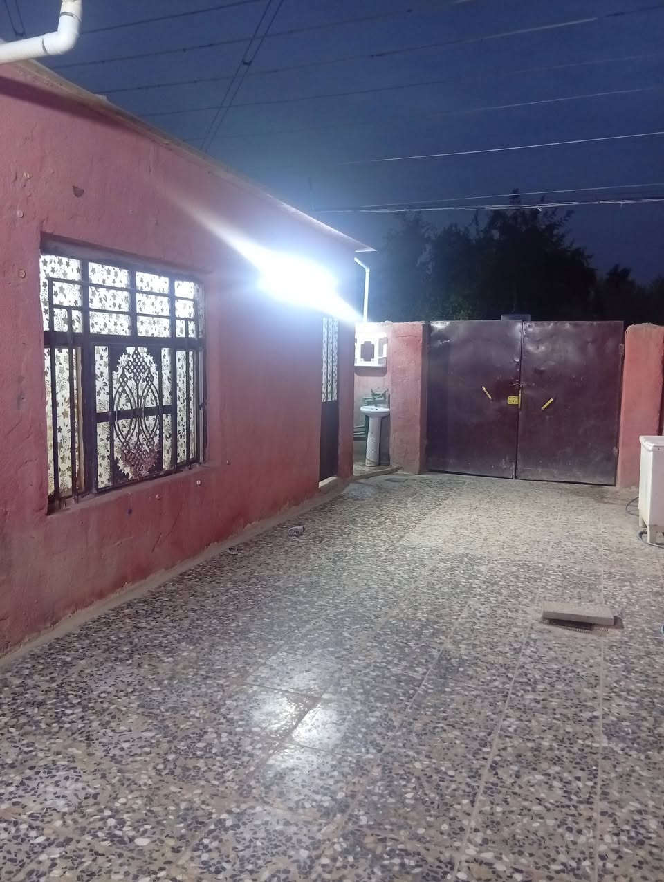 من رخصت مدير الكروب بيت اللبيع مساحته 175 متر كافت الخدمات السعر 26 رقم الهاتف***********
