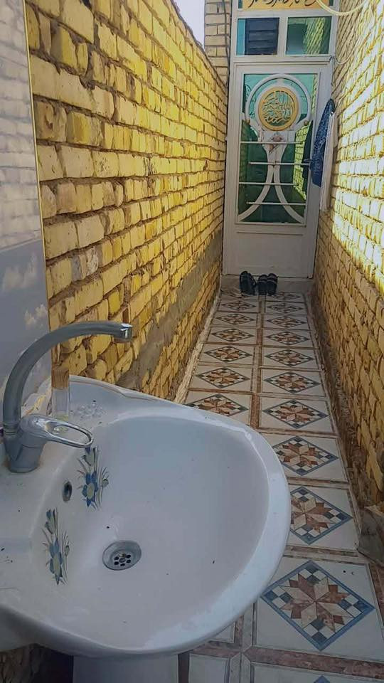 السلام عليكم 
مشتمل للبيع مساحة ١٠٠ متر 
المكان الكوت الجديدة قرب توزيع الداحرة ومجمع السكني نجم الدين 
طابو صرف زراعي تحويل سهم بالاسم 
للاستفسار الاتصال ***********
