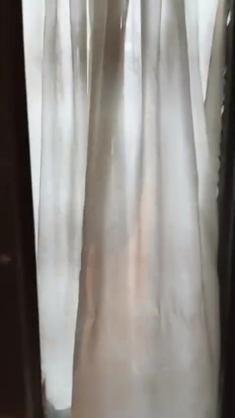 الهول طوله خمسه وعرضه اربعه 
والمطبخ اربعه بربعه
والغرفه خمسه بخمسه
عنوان البصره الجزيره شارع لفوك الكباسي سغر لبيت ب40 مليون وبي مجال ***********
