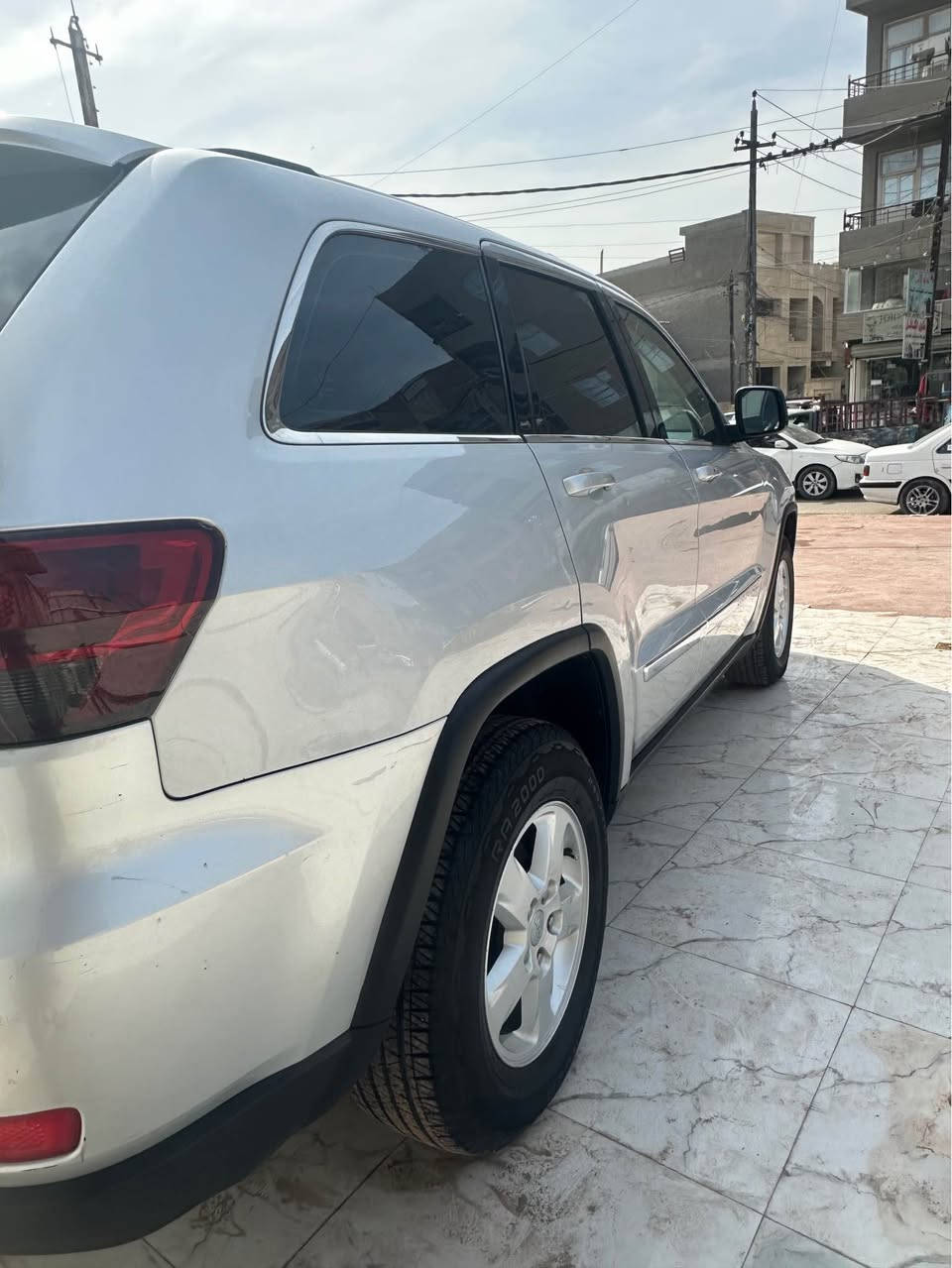 جيب ٢٠٠١١ رقم بغداد كفاله عامه عدا خشم الجاملغ الأمامي سياره بحاله جيده تخم تاير مكينه كير تبريد جيد جدا المواصفات جلد تحكمات جهتين قطعتين تبريد بصمه كشن كهربائي صدر جديد رقم إنكليزي تحويل جديد وهزه جديده باسمي السياره بدون جراد الداخل نظيف جديد والتراي بعد احلا مكان السياره بغداد البلديات ***********. ابو سيف بغداد, العراق
