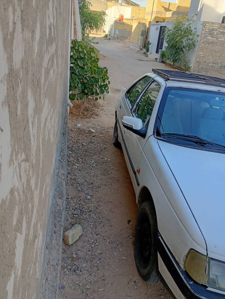 بيجو 405 تبريد ثلج 
كشرتها شوف العين 
السعر 36 وبيه مجال حك الجيه 
اني ماشرحلك البيه كلب وشوف بعينك  وبك خير وتدلل
رقم التليفون *********** النجف, العراق
