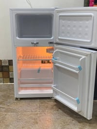 ثلاجه للبيع مستعلمه ١٠تيام ٠٧٧٠٣٦٦٠٠٧٦