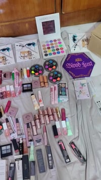 شلعة تجميل • مستحضرات • خاص