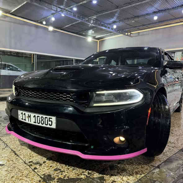 ⸻

🚗 جارجر SXT Plus فول مواصفات / 2020
⚡ فول 1/1

🔵 الحالة:
 • 4 قطع صبغ بدون شاصي
 • ماشية 69,000 ألف فقط
 • بوليش NVN جديد
 • صدر ادامة كاملة جديد
 • منظومة التبريد ادامة كاملة جديدة

🔵 المواصفات:
 • فتحة سقف
 • كشنات ميموري خزن
 • كشنات كهرباء
 • تبريد + تدفئة للكشنات
 • كشنات جلد
 • مثبّت سرعة
 • شاشة CarPlay
 • تحكمات ستيرن
 • تدفئة ستيرن
 • وباقي مواصفات الفول معروفة

🔵 السعر:
190 ورقه وبي مجال قليل

📍 المكان: تقاطع جامع براثا – العطيفية
📞 *********** (واتساب متوفر )
