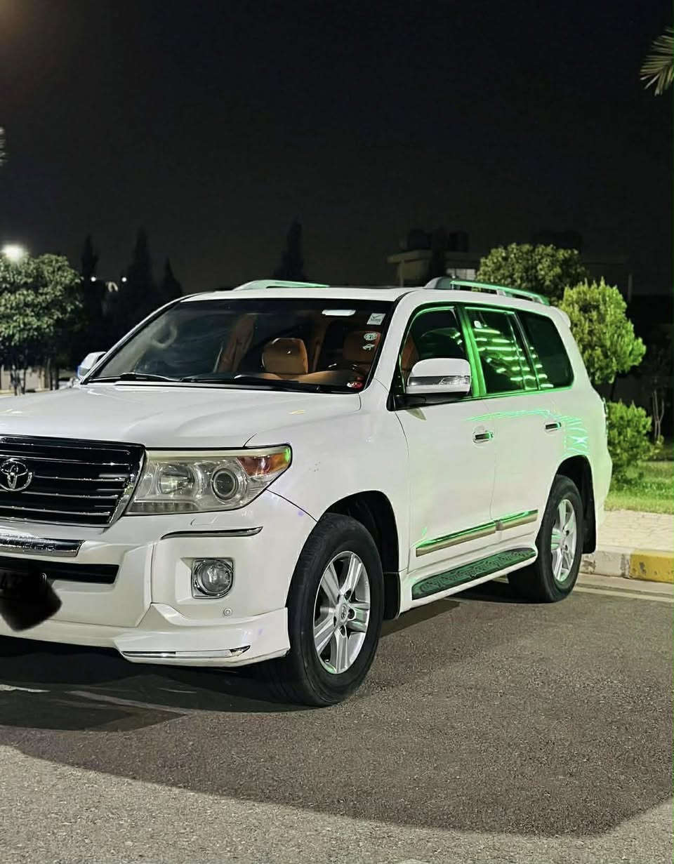 لاندكروز 2013 مواصفات GXRرقم اربيل مكفوله كفاله عامه تريد وكاله او تحول كامل مواصفات فتحه تشغيل عن بعد حساس امامي خلفي بصمتين موجود وباقي المواصفات معروفه السياره كير محرق بشرت / السعر ٣٦٥ وبيه مجال.            ***********
