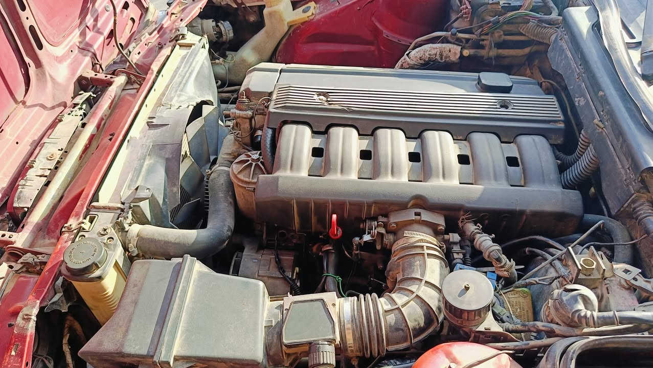 السلام عليكم 
للبيع بي ام دبليو 1991 
بيع اقساط او نقد 
جيرو مكينه بشرب 
صبغ جماليه 
كربون ما مسجل 
شرط الوكاله والتحويل  
فخم امامي خلفي جديد 
مكان السياره موصل سهل نينوى برطله معرض بانوراما للاستفسار 
***********
***********
