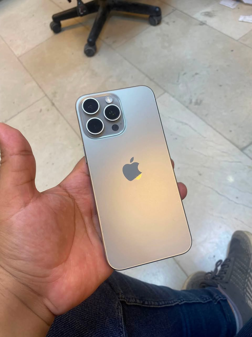 15pro max
ذاكره 256

الجهاز بلادي ممبدل بي شي نضيف 

بطاريه 88

السعر 925 

واتساب *********** 

اتصال ***********
