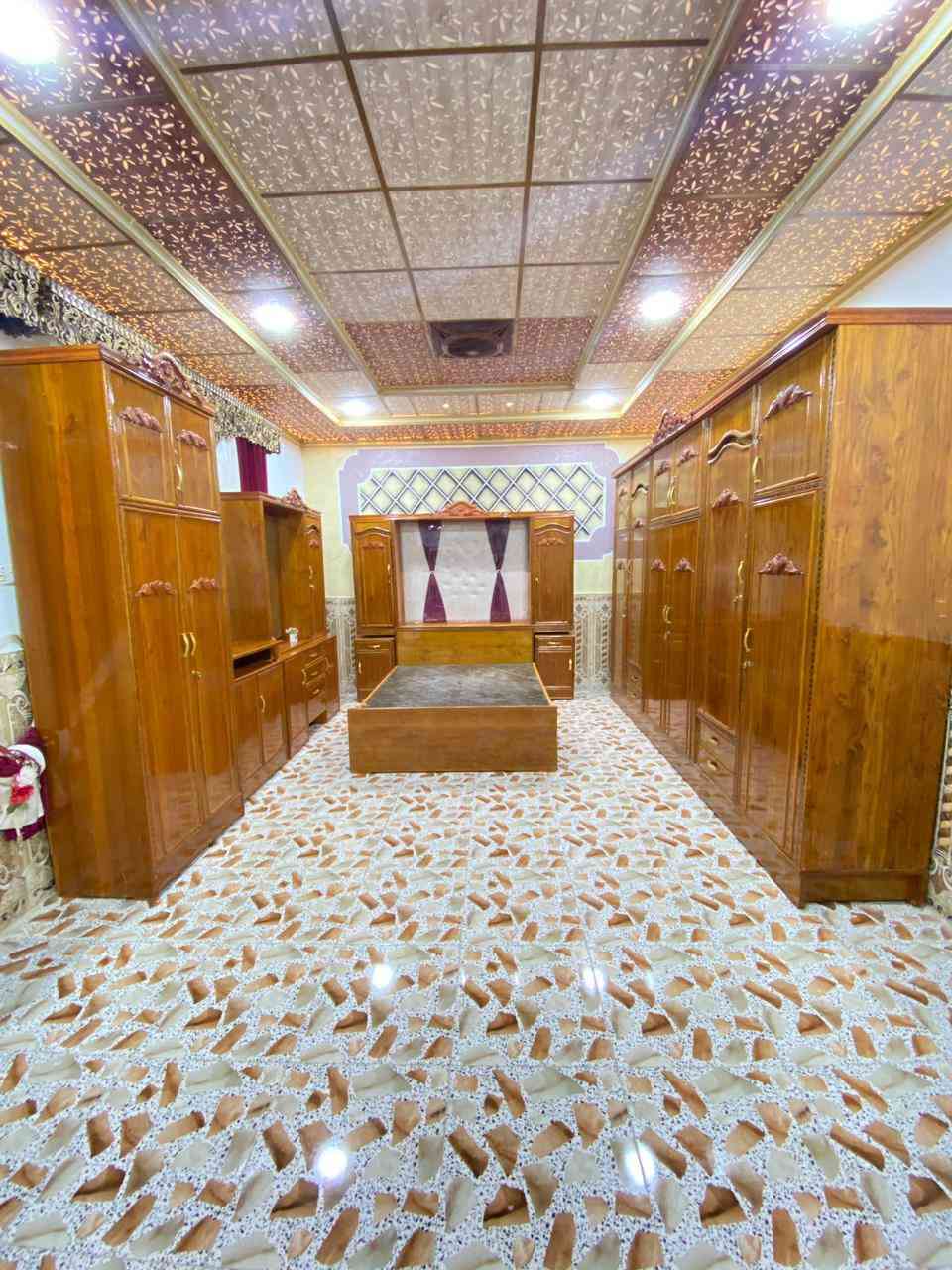 غرفه نوم خشب عراقي صاج داخل خارج بشرط النضافه ٩٠% مستعمل شي قليل
سعر  مليون و٢٥٠ الف وبي مجال قليل 
الرمانه ***********
