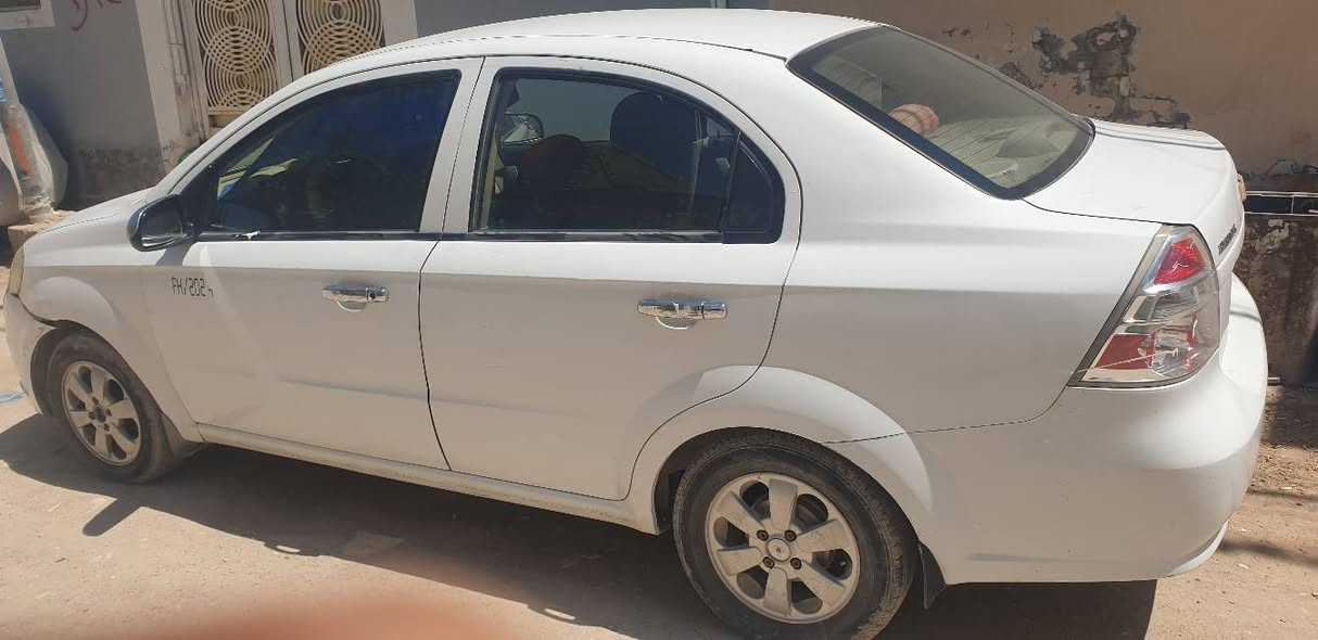 سلام عليكم. عندي افيو ٢٠١١ للبيع بيها قطعتين تبدل وسنويتها ساقطة. رايدها ٦٠ وبيها مجال. 
رقمي بي واتساب *********** مكاني بالنجف
