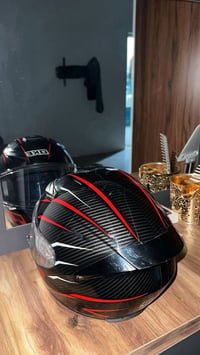 خوذه للبيع سعره 45 وبيه مجال وتوصيل موجود بغداد 07800060576