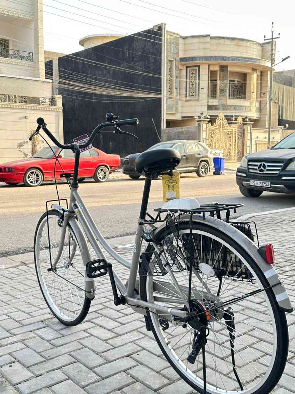 السلام عليكم بايسكل سياحي للبيع نوع BD  حجم 26 موديل 2022
البايسكل نضيف بمعنى الكلمه وعلى ايدي صارلة 10 ايام والبايسكل بلادي سعر البايسكل 150 الف قفل عنواني البصرة ***********
