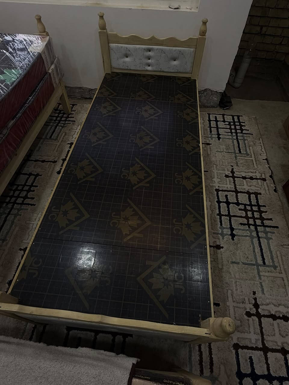 سلام عليكم جربايه ام النفر عدد 3 صاج جدد ما مستعملات الله شاهد تجي وتشوف بعينك مع دوشك سفنج بعده بجيسه جديد عدد 3
السعر لكول جربايه مع الدوشك 120 الف 
المكان بغداد 
للاستفسار ***********
