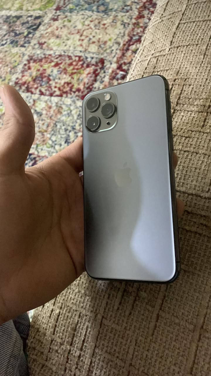 يالله ايفون 11 برو ذاكره 64 الجهاز فقط مبدل شاشا 
بطاريه 87بلاديه بعده على تحديث 18 ويتحدث اخر تحديث الجهاز كلش نضيف
السعر 190 الف
مكاني بغداد البياع 
*********** واتساب فقط
