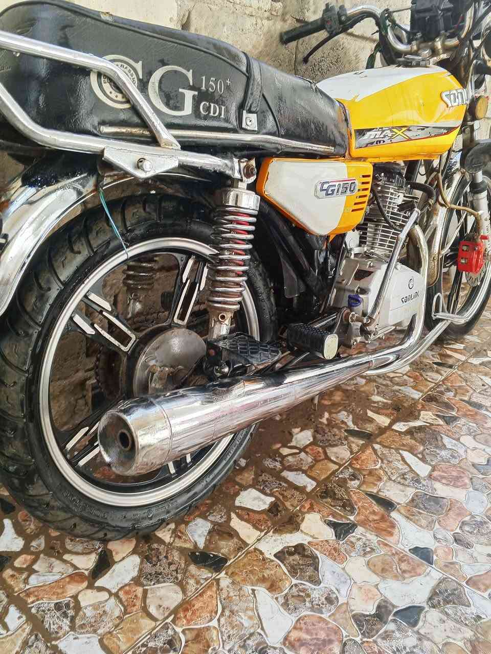 سلام عليكم دراجه سيفان 2023نضافه مثل ماموضح دراجه مال كرااب مال بساتين  مال طسات يعني الي كاعد بلرحمة  والمجمع  وغرب بعقوبة خاصه  تخدمكم وعلي  لان زمالة مال طسات حشا السامع  أوراق كامله نقوصات بصيطه  شرط سلف واحد أو هندر كهربائيات كاملة  مكاني بعقوبة فلكة الامين  سعر 350   استفسار ***********
ملاحضه انترنيت ماعندي
