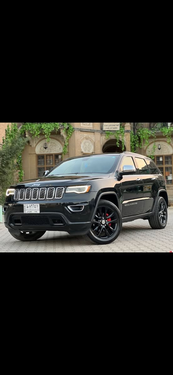 جيب موديل 2018 شيروكي 
حجم المحرك: 3600
المشي: 60 ميل 
دفع رباعي 4×4 ✅
السعر: 207 ورقات وبيه مجال بسيط 
الحوادث: جاملغ وبنيد. فقططط بدون شاهي ولغد سليمه 
للامانه مكينه نجفته بساتم 14 ومابين اي نقص انسه شي اسمه دوانز 
السيارة نظيفة وجاهزة للفحص
📩 للتواصل ***********
ملاحضه سياره للبيع أو المراوس حسب القناعه
