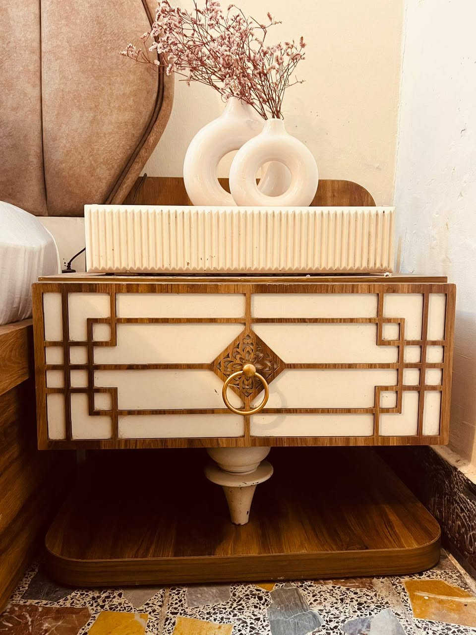 غرفة تركيا مودرن نضيفة جداً100% 10 قطع هايدروليك وكلها انارة وسرير مخزن للبيع هية والدوشك مكاني بغداد للأستفسار ***********
