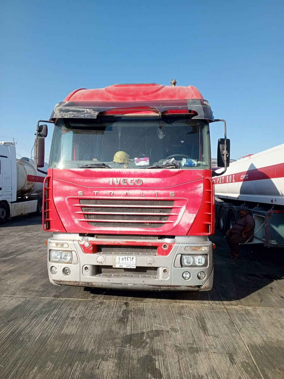 افيكو للبيع موديل 2002 طوناج جي بي اس الحمول الاسود 33 الحمول الخام والبياضات 37 كير  اوتوماتيك مكينه وكير شرط تانكي سبرنك للاستفسار الاتصال على الرقم *********** وتساب
