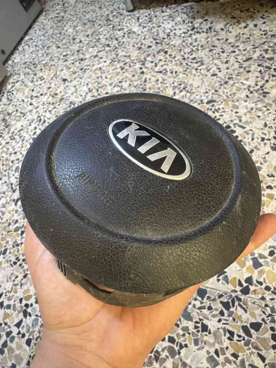 قبق ستيرن كيا صول 2021 
مجاناً للي يحتاجه يشده لسيارته مو يبيعه 
وقراءة سورة الفاتحة لروح والدي 

القبق نضيف وما بي اي كسر او فطر 
مكاني بغداد / حي اور فلكة صباح الخياط 
***********
