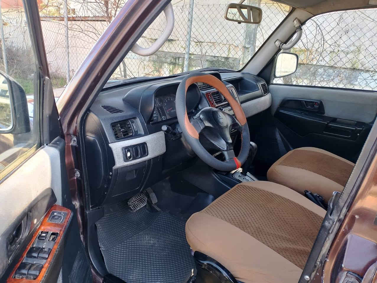 🌹بەناوی خوای گەورە🌹
🌹ماشاءاللە ماشاءاللە🌹
 شتی نمونەو تایبەت و لۆک ئەبێت ئاوای بێت
مستر بوشی باجیرۆ مۆدیل 1999 
ئاڕمی پلاستیکی سلێمانی بەشەرتی سەیتەرە مەفرەزە دایرەی مرور
مەکینە چوار بستۆنی بیلادی دەبڵ ئەکسل و گێڕ تۆماتیک و تەبرید
ماشاءاللە هەیکەل و ناوی نمونەیە
 هەموو گیانی بەشەرت
شوێن...هەڵەبجەی تازە
نرخ...44 گەڵا
ژ.م...***********
*********** السليمانية, العراق
