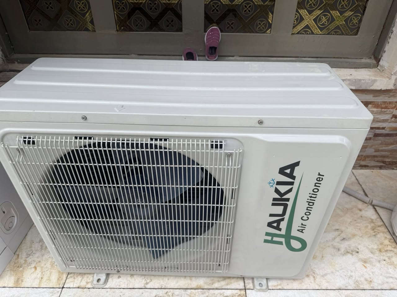 ‏السلام عليكم
‏سبلت كنتوري اثنين طن نضيف جدا أخو الجديد مشتغل شهرين غاز الشركة مقفول
‏السعر 700  الف
‏العنوان رمادي الجزيرة  طريق الجرايشي￼
‏موبايل ***********
