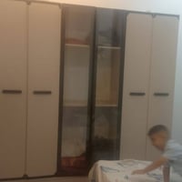 غرفة نوم للبيع 5 قطع قبل شهر اخذتهة المكان صغير واريد ابيعهة جديدة  اخ...