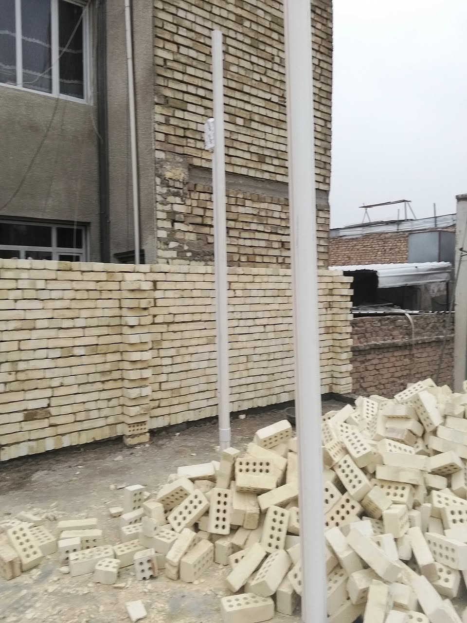 خلفه بناء مصرى طابوك وبلوك شغل درجه أولى استلام مهندس مقيم فى بغداد الجديد ***********
