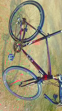 للبيع بايسكل سباق حلو ونظيف  بي بعض الترتيبات  ب١٢٠ وبي مجال  يوجد توص...