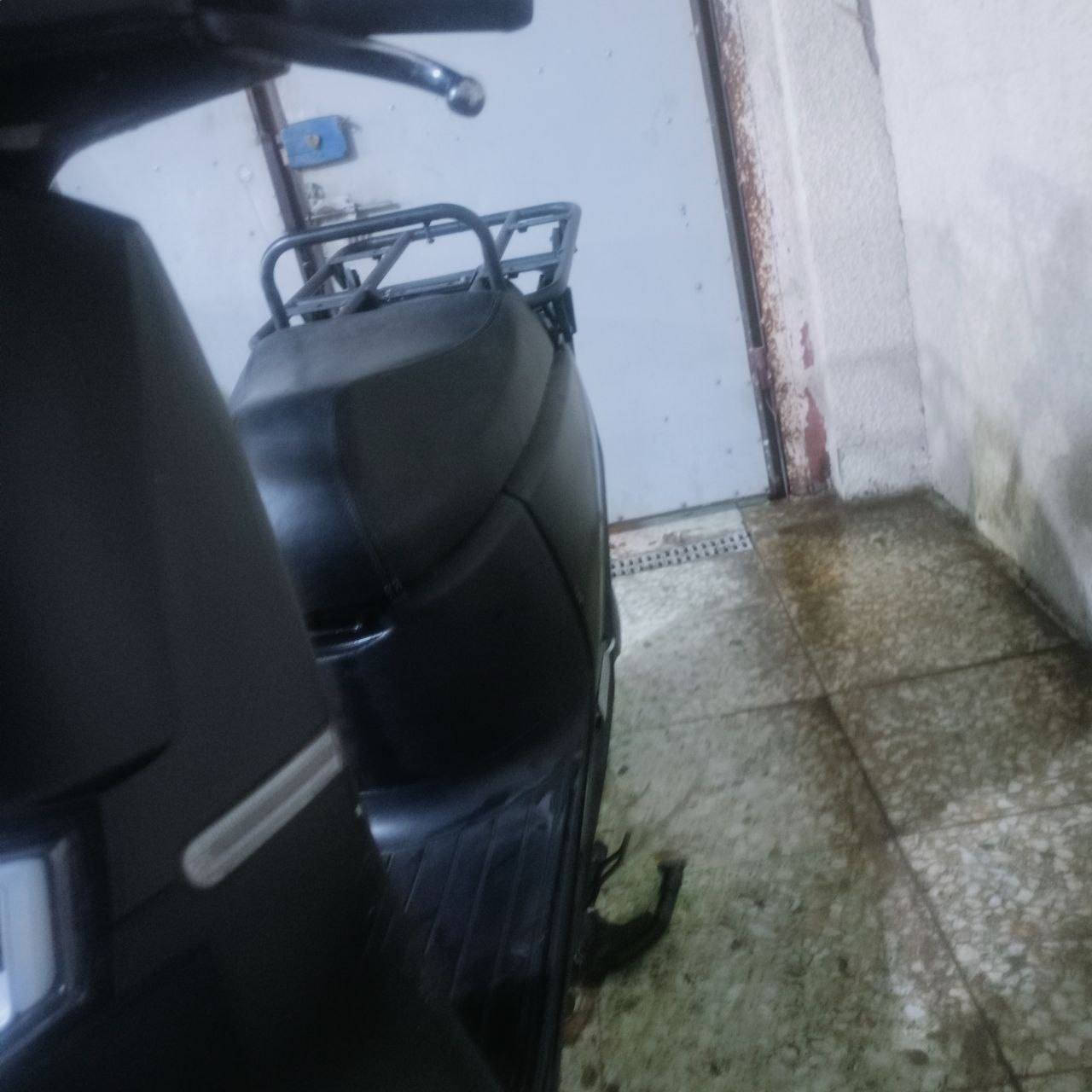 دراجه شحن كوريا للبيع بطاريه ليثيوم معه الشاحن مكاني بغداد الغزاليه سعرها 900 وبيها مجال الرقم للاستفسار/ ***********
