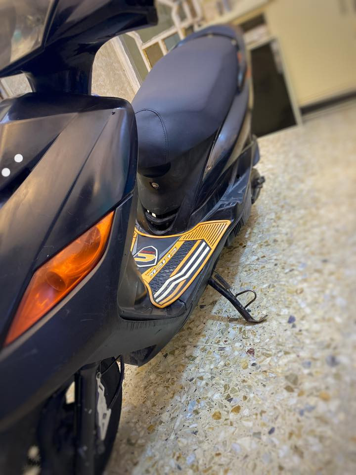 ماكس ثعلب سرعة 140
للبيع أو مراوس حسب القناعة الدراجة خير من الله سرعة ومعدل شلعتها ممتازة الدبلات جديدة الويل الخلفي مبدل جديد كلشي بيها جديد وشغال كهربائيات شغالة ماعدا الاشاير، ستاند صفح سماعة بلوتوث شغالة سطب لايت شغال وية حساس البريك لايت زنون الامامي شغال وجديد الصالنصة جديدة بس سعرها 150 الف مشتريها واهل المصلحة يعرفون 😄 والدراجة موضحة بالصور يحتاجلها ترتيبات بسيطة ما متفرغلها للأسف

مكاني الزعفرانية الأربع شوارع سعرها (((550))) الف وبيها مجال بسيط للشراي فقط
***********
واتساب
